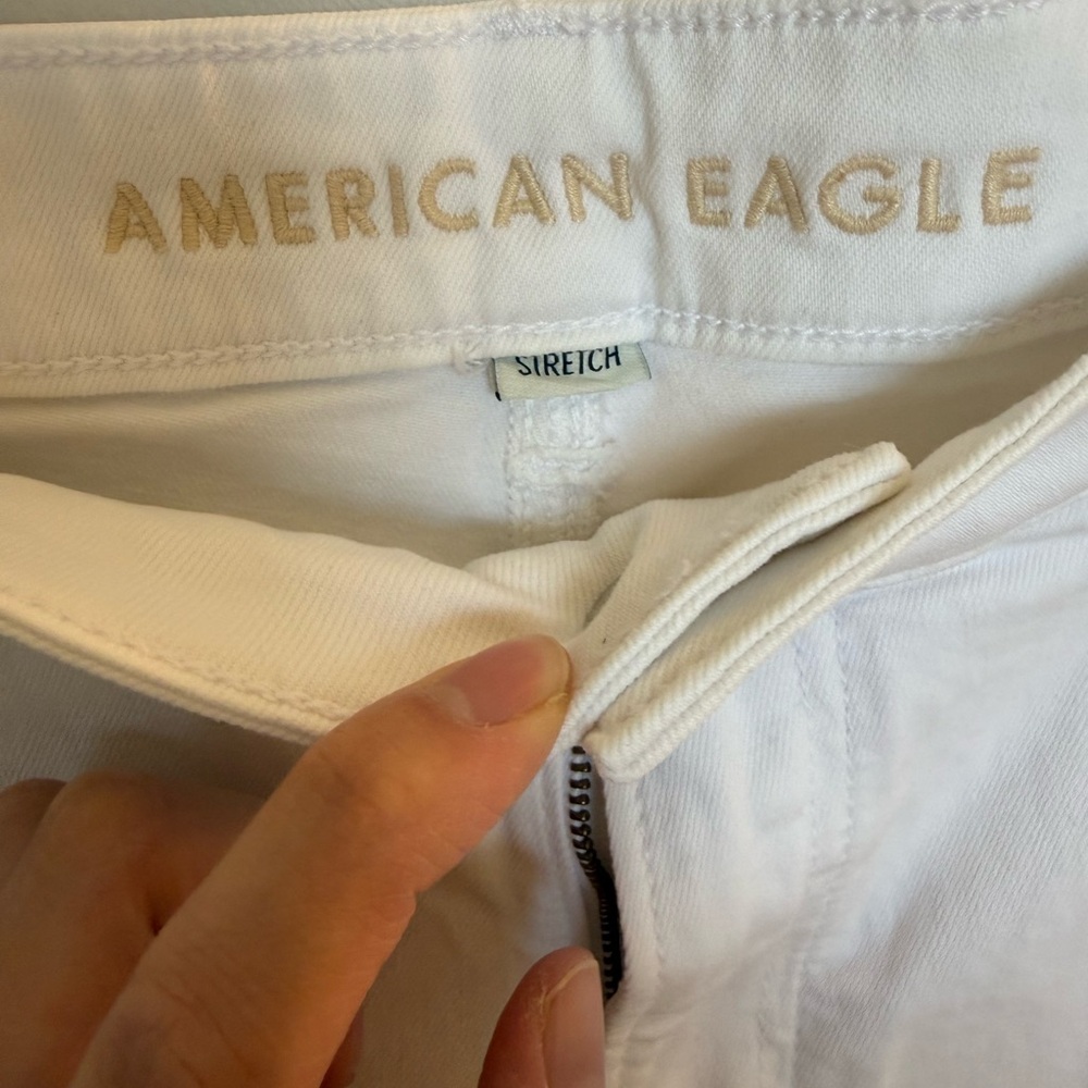 American Eagle 8” Dreamy Drape Stretch Low-Rise Baggy Jort, white, size 8 - Picture 6 of 9